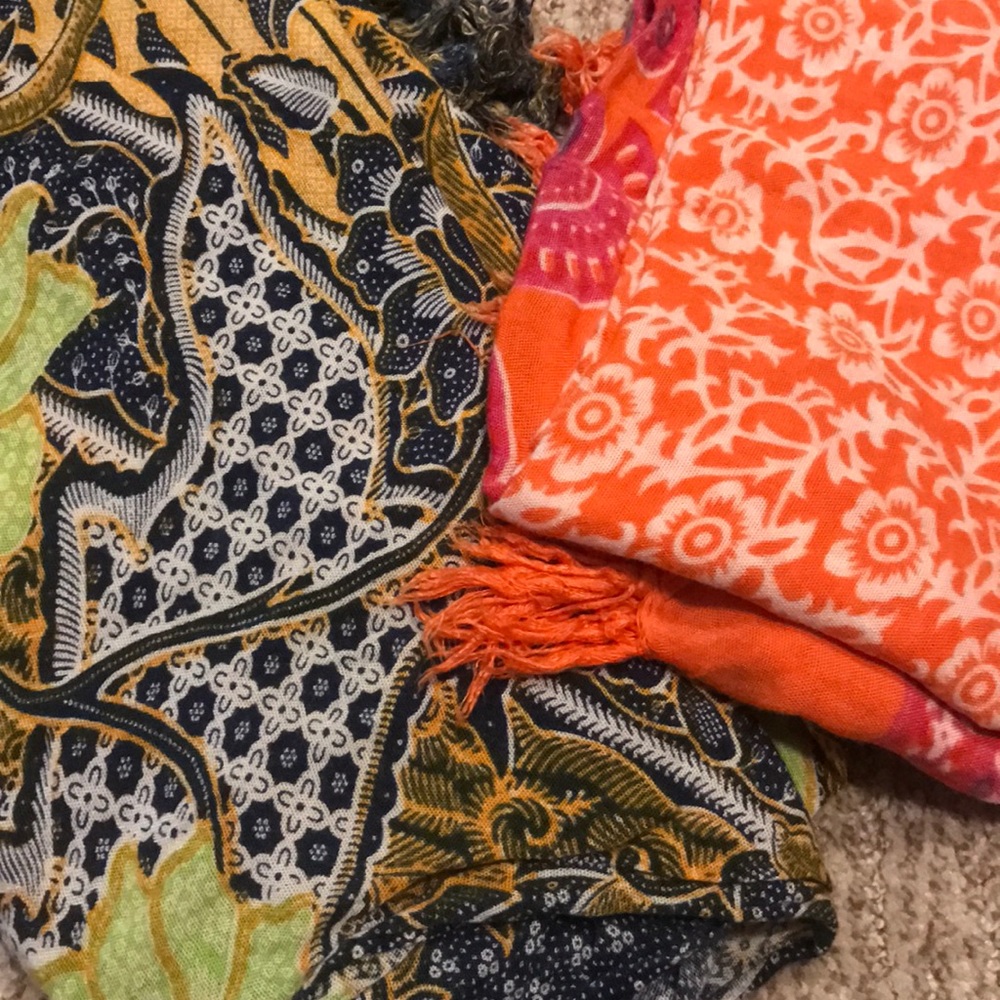 Assorted sarongs - Picture 2 of 4